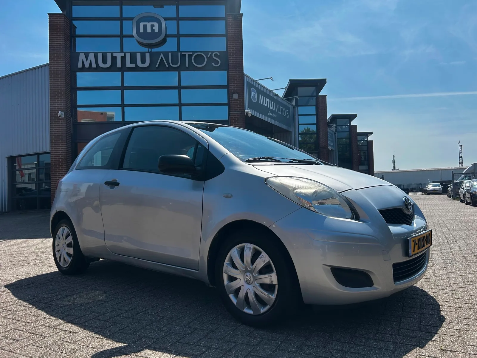 Toyota Yaris (2009) — foto 1