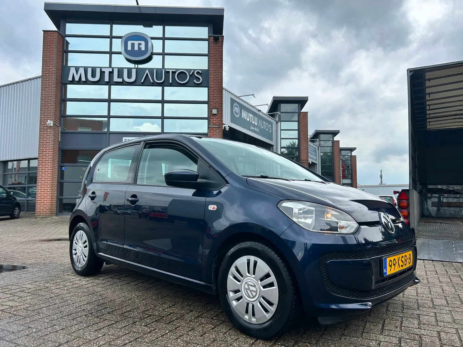 Volkswagen Up! (2012) — foto 1