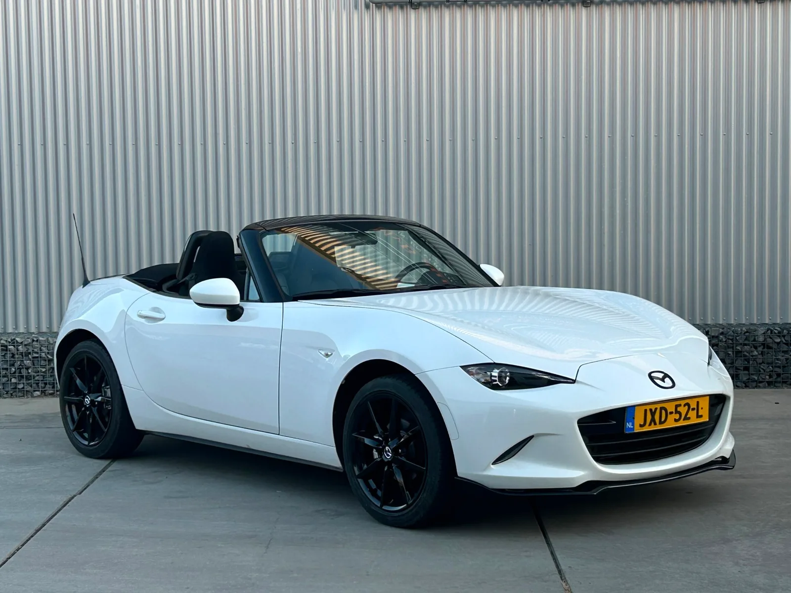 Mazda MX-5 (2016) — foto 1