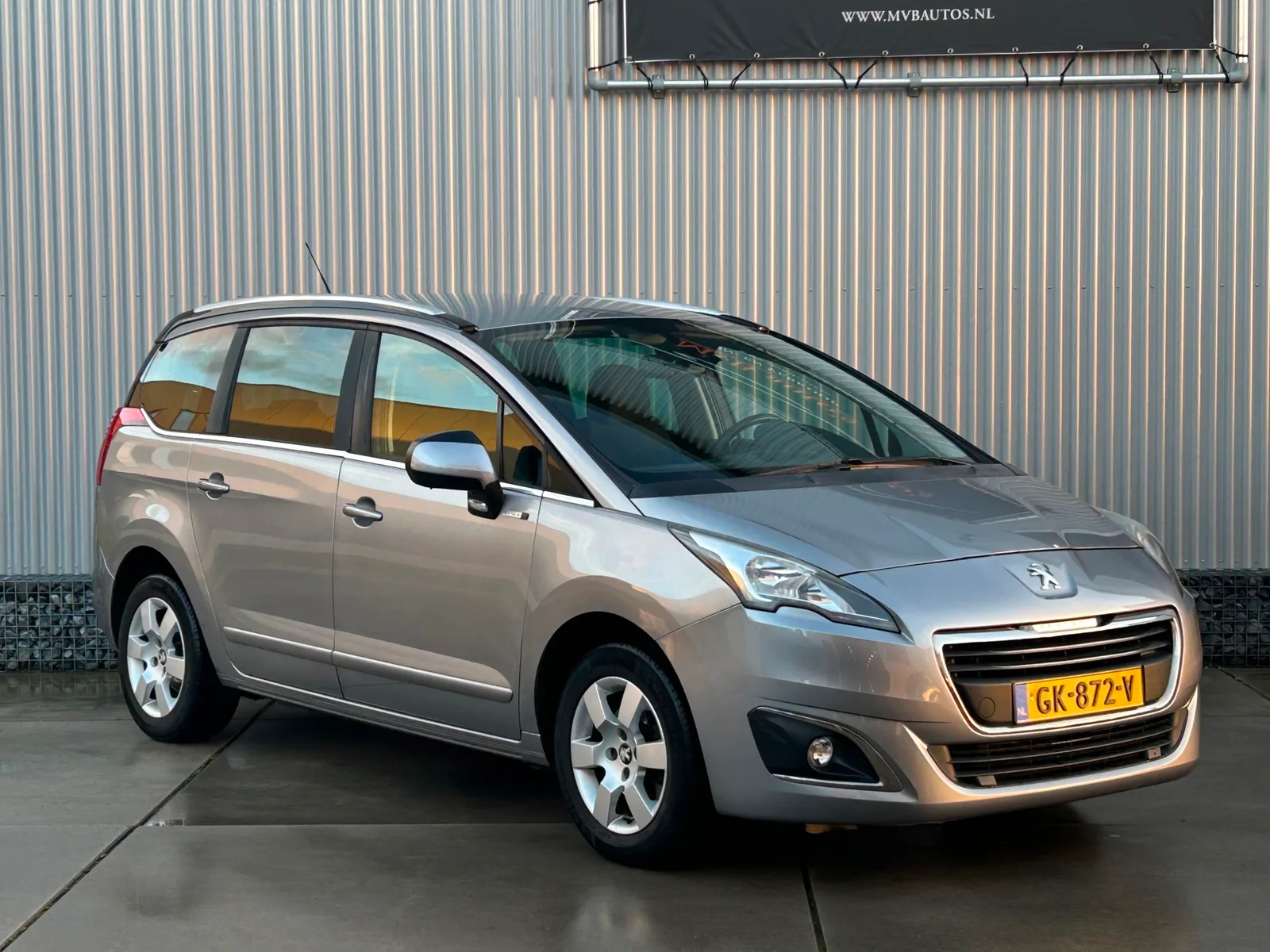 Peugeot 5008 (2015) — foto 1