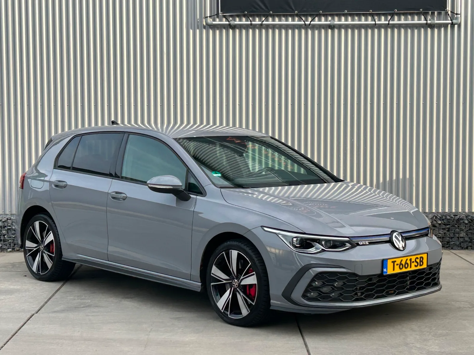 Volkswagen Golf (2021) — foto 1