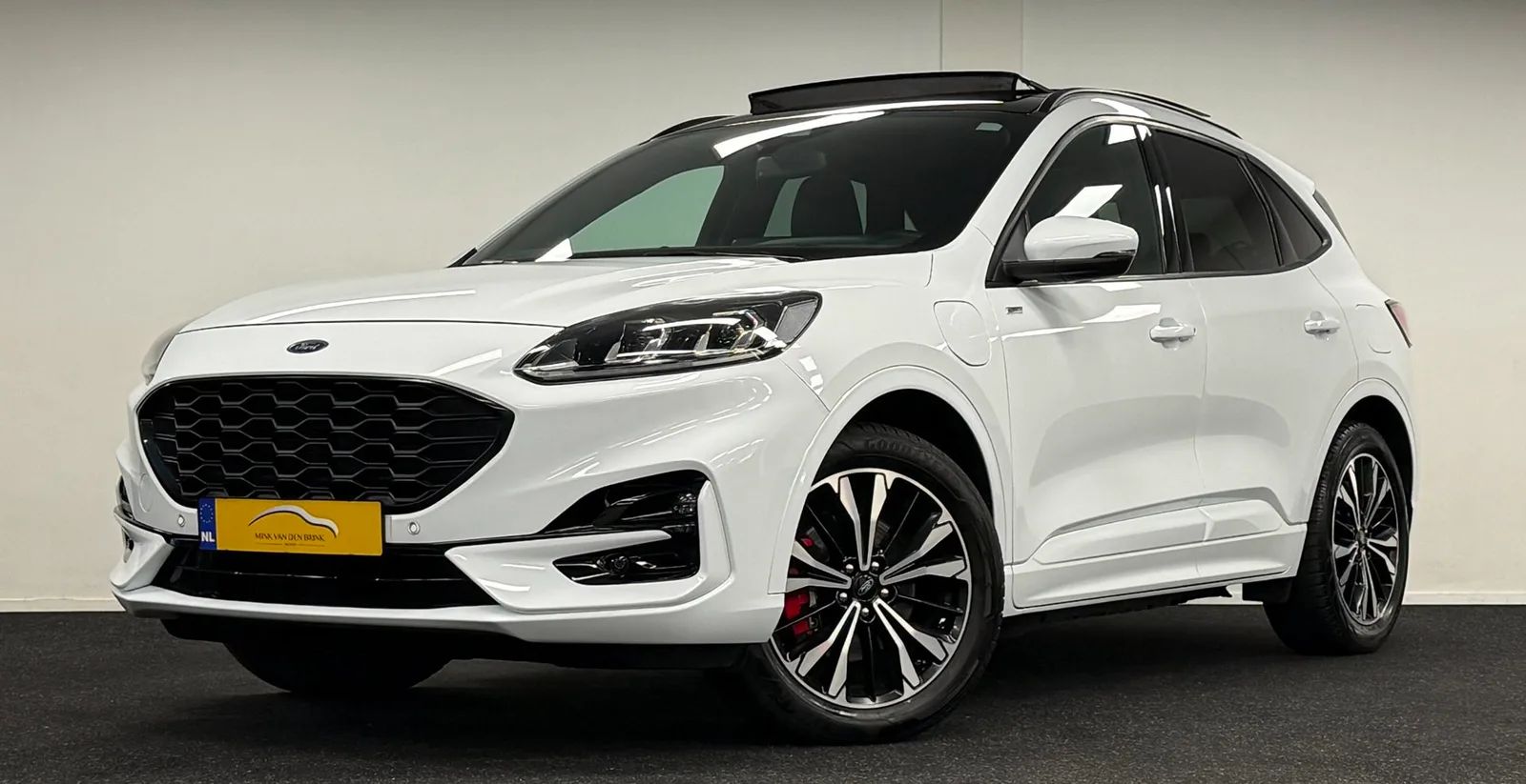 Ford Kuga (2021) — foto 1