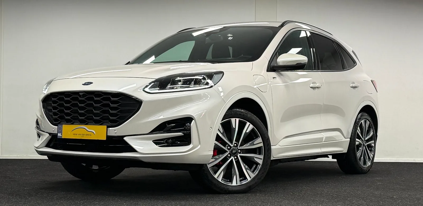 Ford Kuga (2022) — foto 1