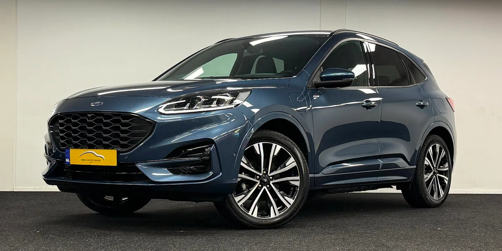 Ford Kuga (2022) — foto 1