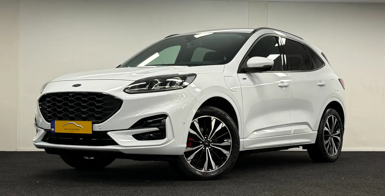 Ford Kuga (2022) — foto 1
