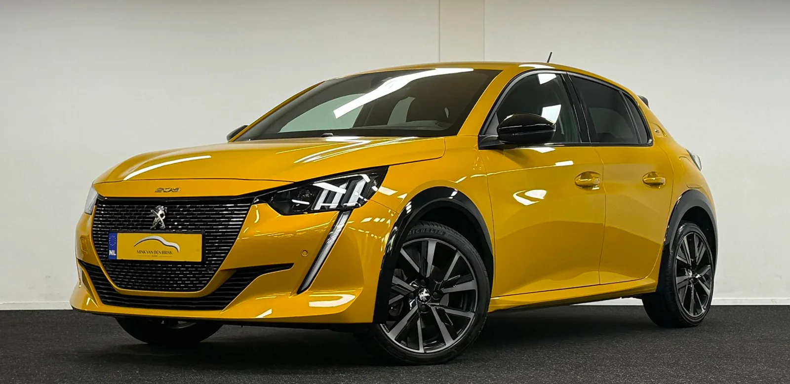 Peugeot 208 (2022) — foto 1