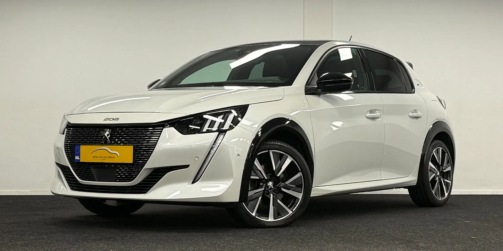 Peugeot 208 (2022) — foto 1