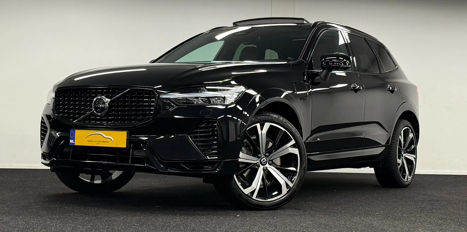 Volvo XC60 (2021) — foto 1