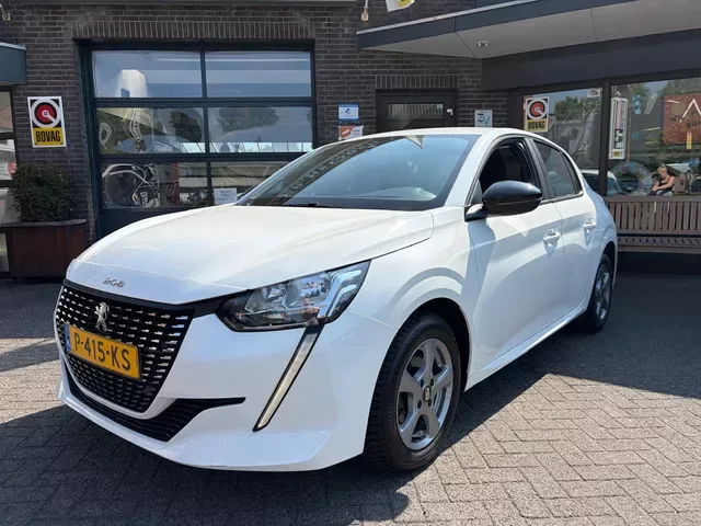 Peugeot 208 (2022) — foto 1