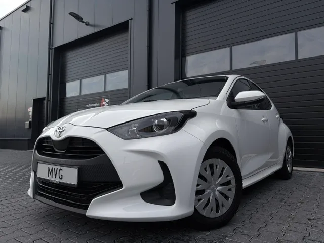 Toyota Yaris (2022) — foto 1