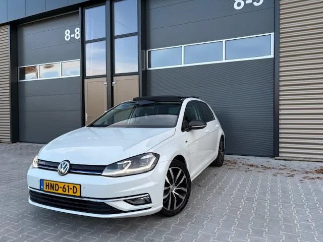Volkswagen Golf (2019) — foto 1