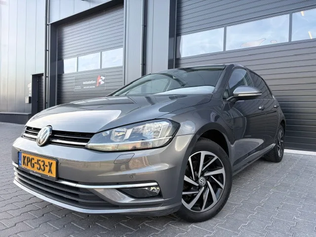 Volkswagen Golf (2018) — foto 1