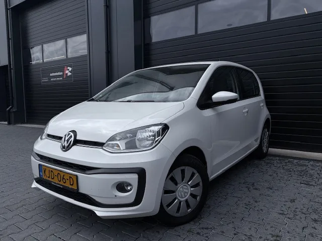 Volkswagen Up! (2017) — foto 1