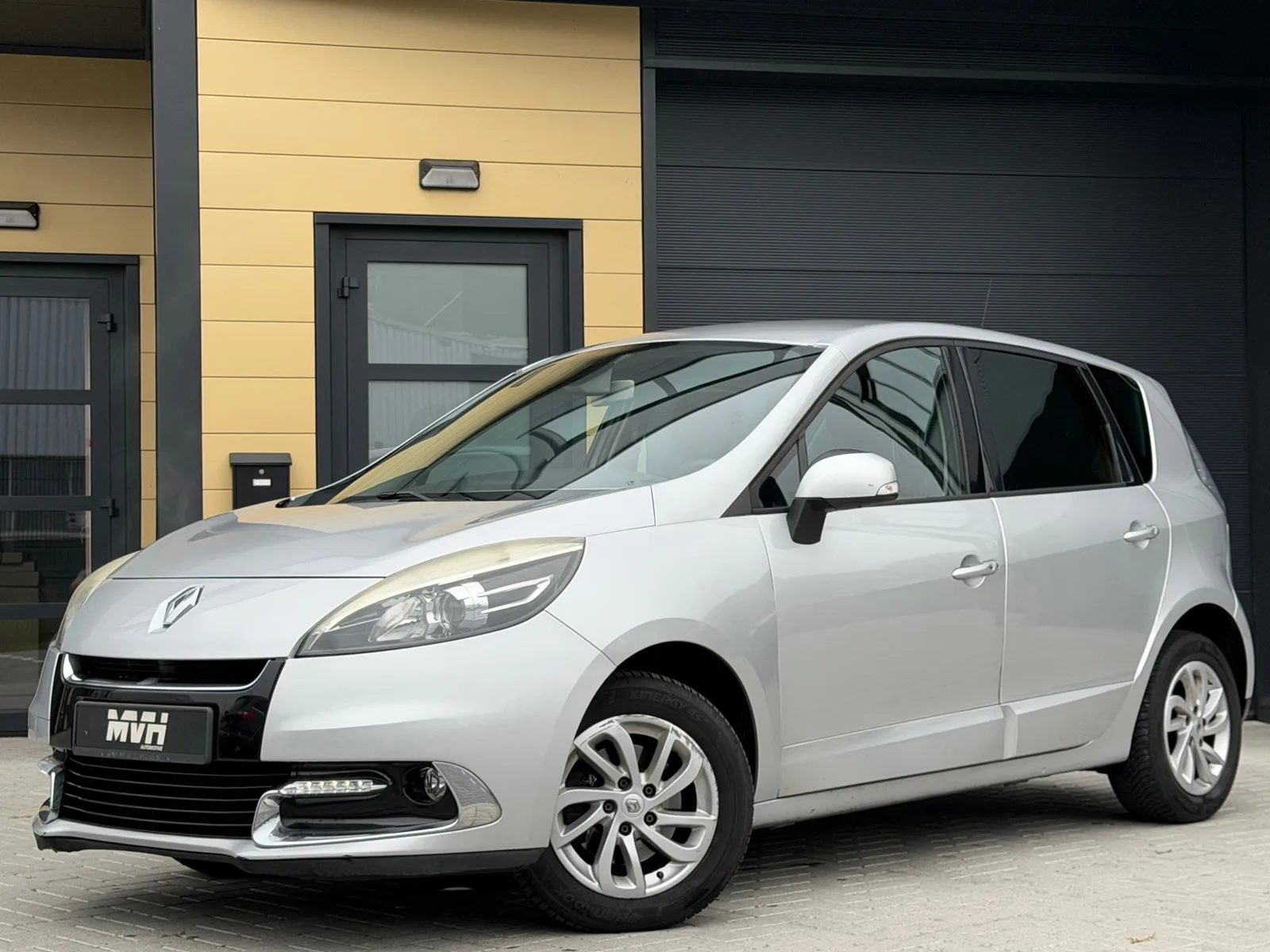 Renault Scénic (2012) — foto 1