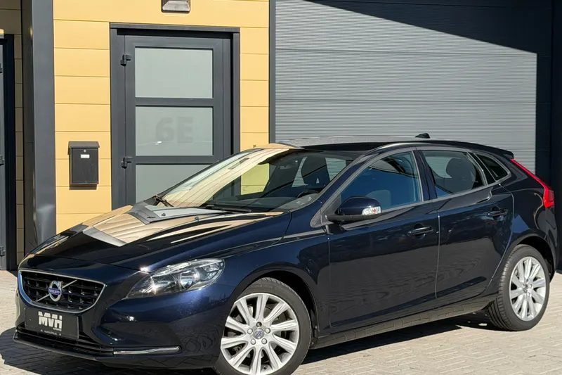 Volvo V40 (2015)