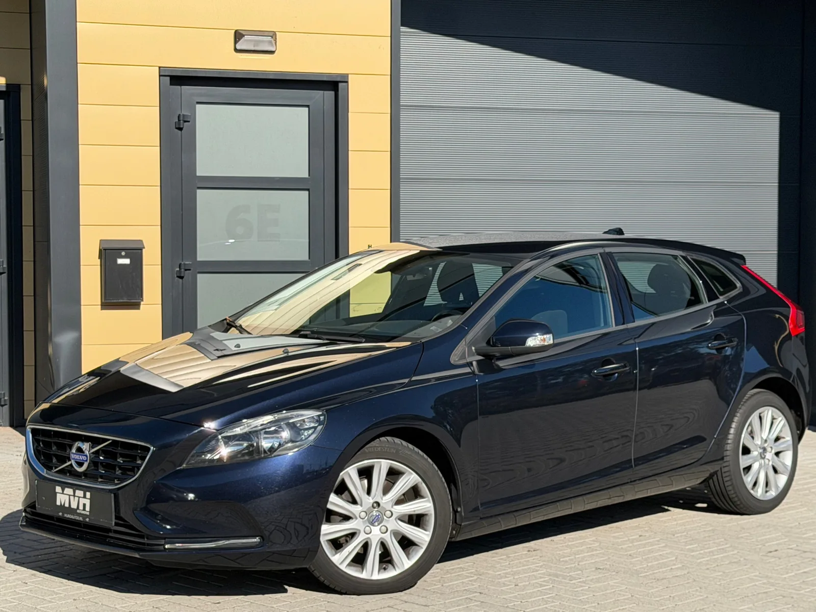 Volvo V40 (2015) — foto 1