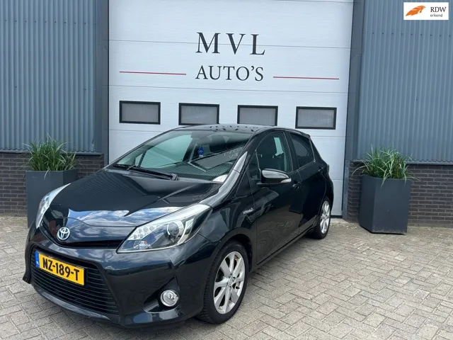 Toyota Yaris (2013) — foto 1