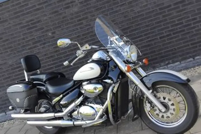 Suzuki VL 800 Volusia (2001)