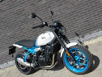 Royal Enfield Guerrilla 450 (2026) — foto 1