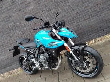 Suzuki GSX-8S (2025) — foto 1