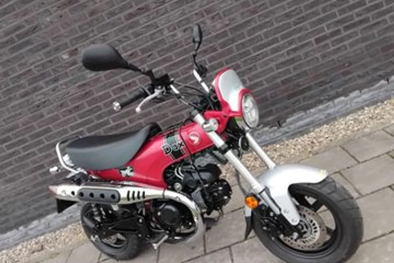 Honda ST 125 DAX (2024)