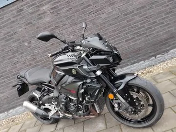 Yamaha MT-10 (2017) — foto 1