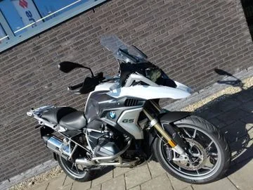 BMW R (2021) — foto 1