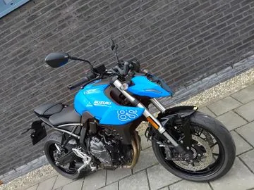 Suzuki GSX-8S (2025) — foto 1