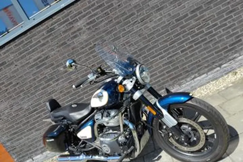 Royal Enfield Super Meteor 650 (2024)