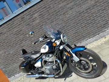 Royal Enfield Super Meteor 650 (2024) — foto 1