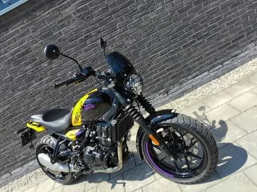 Royal Enfield Guerrilla 450 (2025) — foto 1