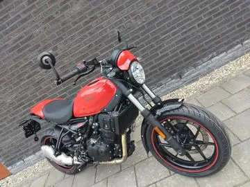 Royal Enfield Guerrilla 450 (2026) — foto 1