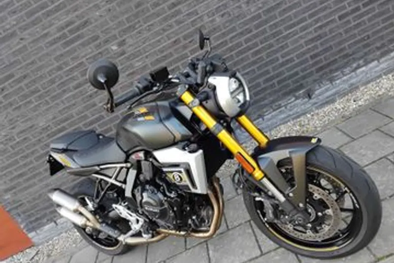 Suzuki GSX-8T (2026)