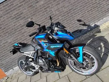 Suzuki GSX-8S (2026) — foto 1