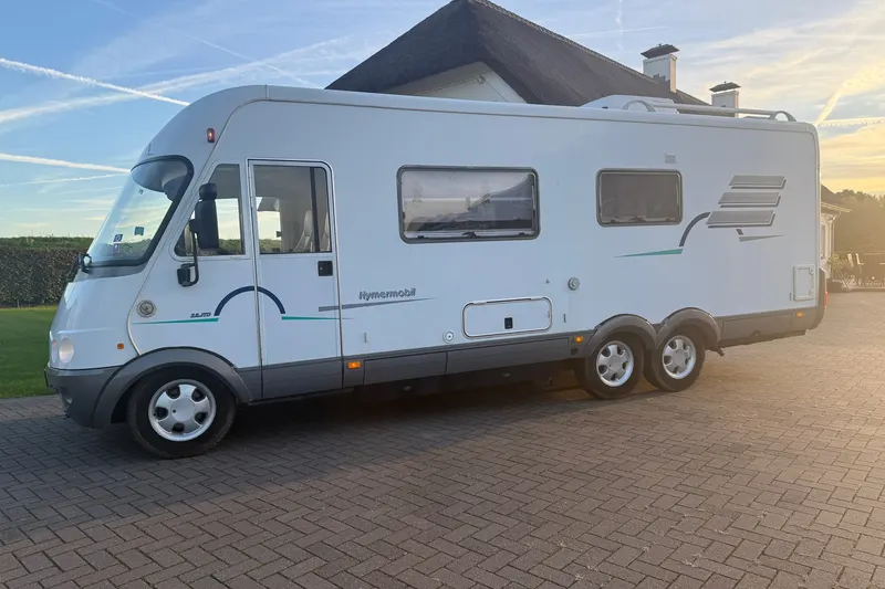 Hymer B 754 (2001)