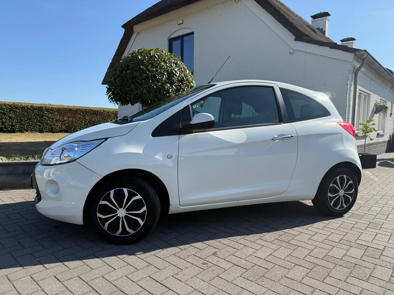 Ford Ka (2010) — foto 1
