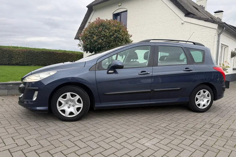 Peugeot 308 (2009)