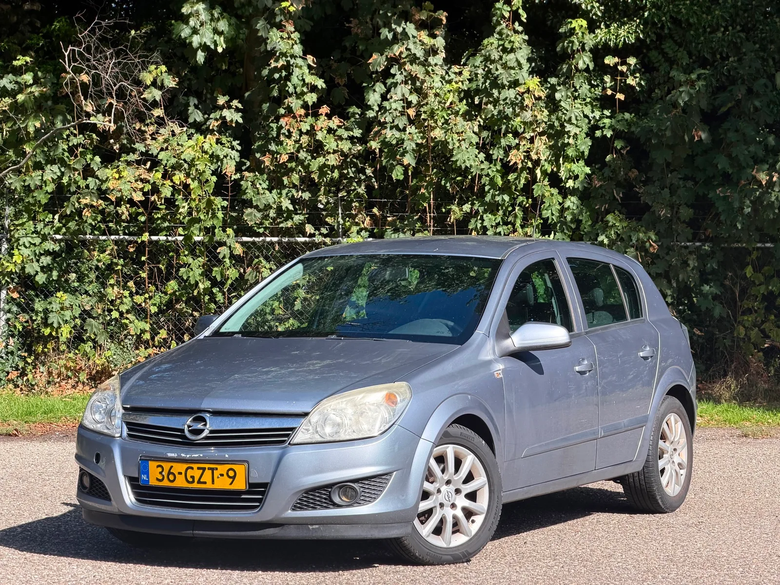 Opel Astra (2008) — foto 1