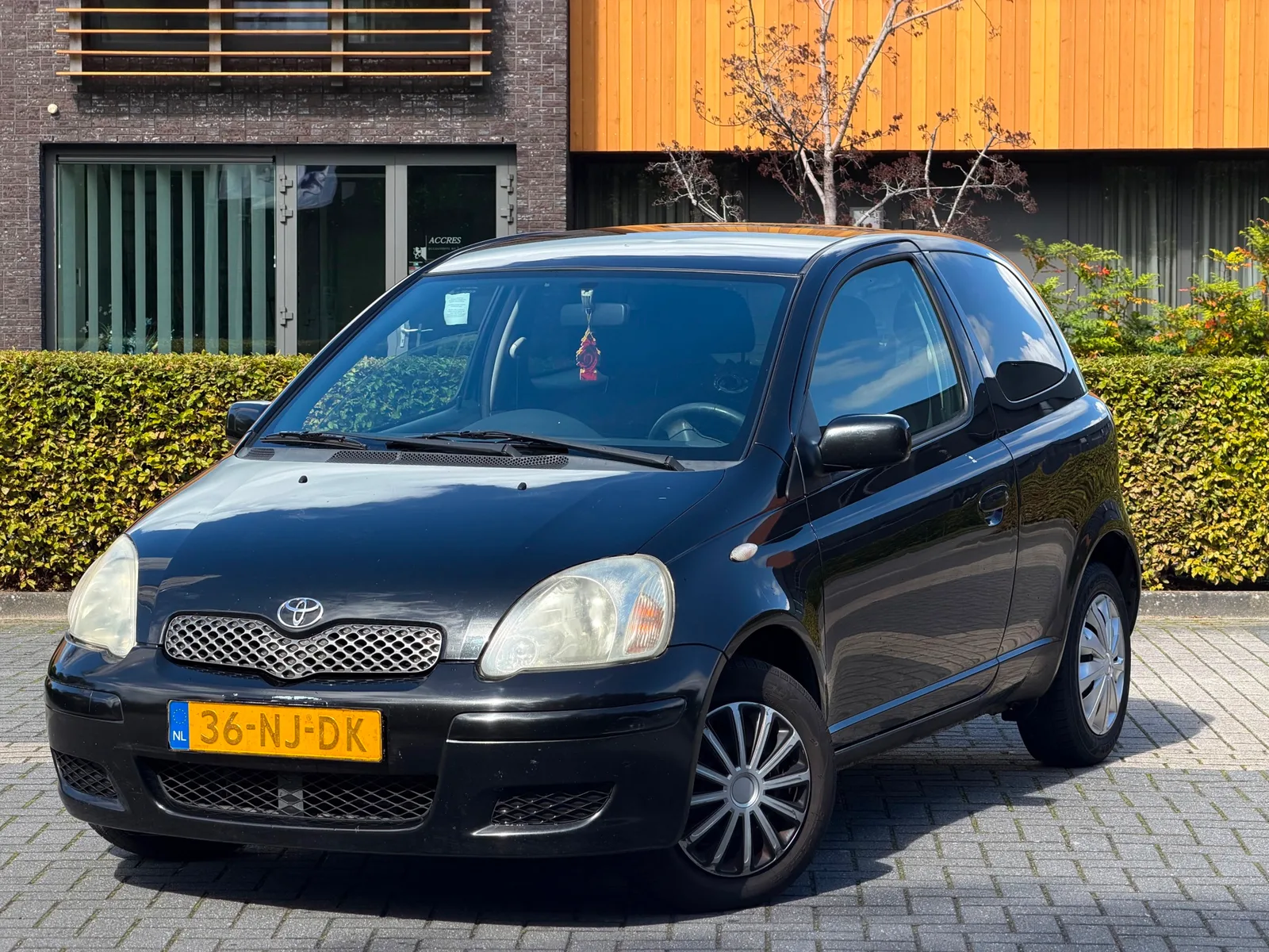 Toyota Yaris (2003) — foto 1