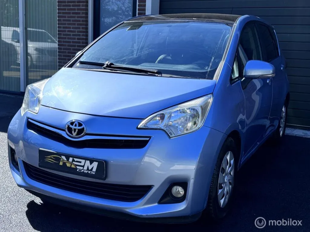 Toyota Verso (2012) — foto 1