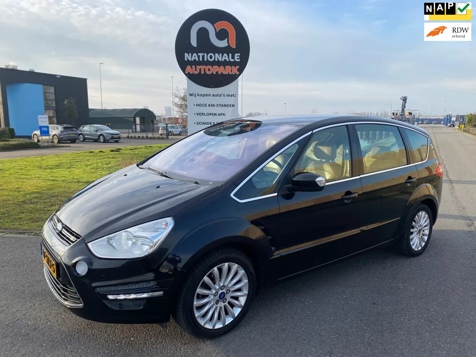 Ford S-Max (2011) — foto 1