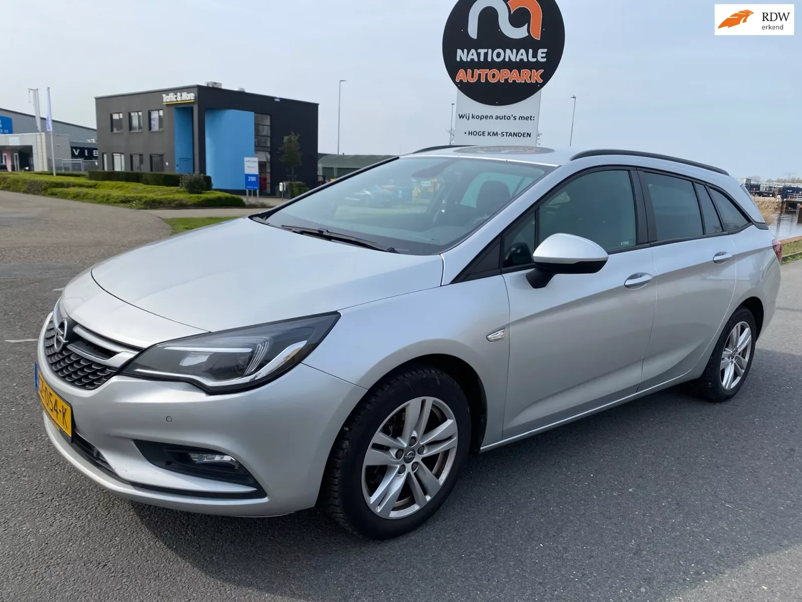 Opel Astra (2017) — foto 1
