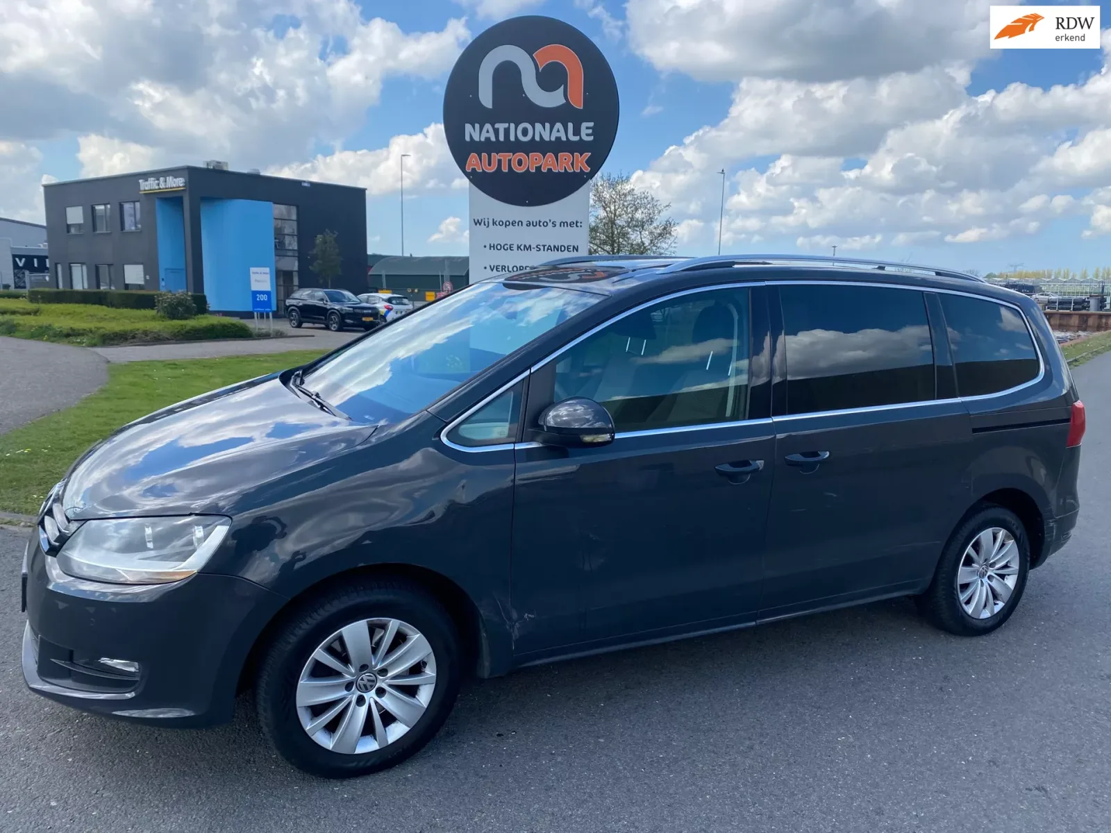 Volkswagen Sharan (2011) — foto 1