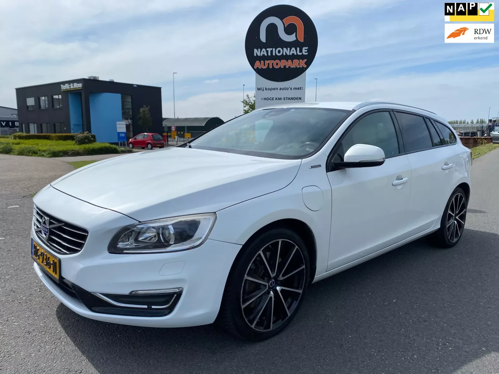 Volvo V60 (2015) — foto 1