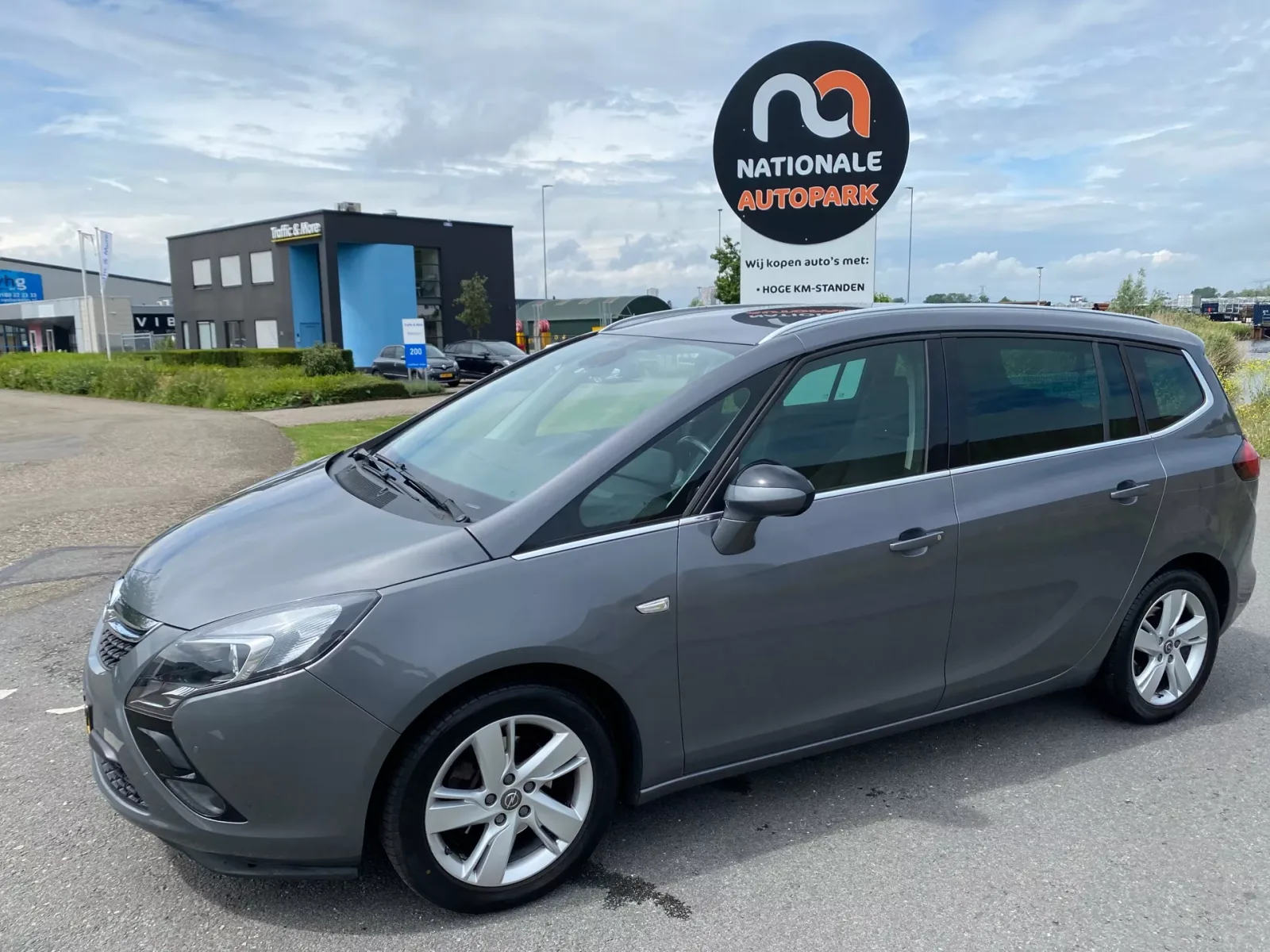 Opel Zafira (2016) — foto 1