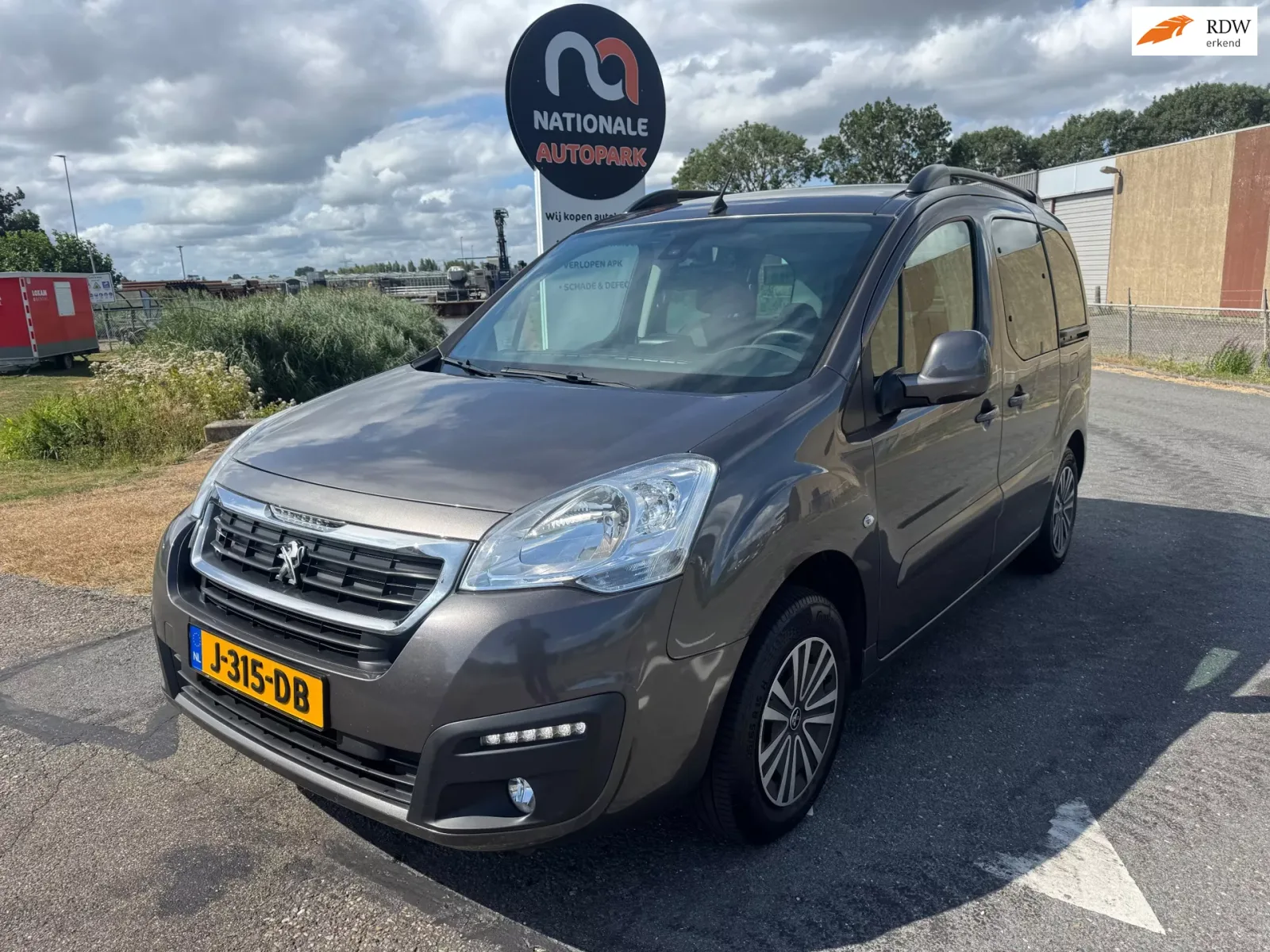 Peugeot Partner (2017) — foto 1