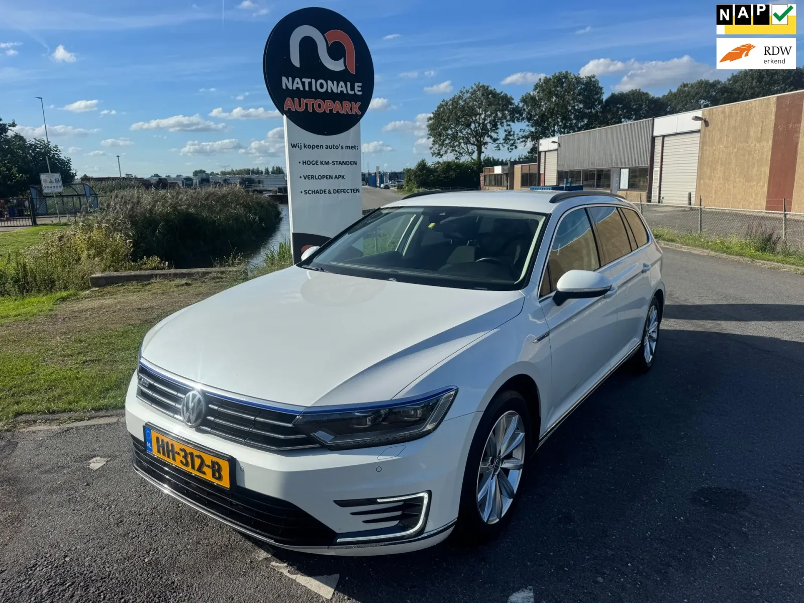 Volkswagen Passat (2015) — foto 1