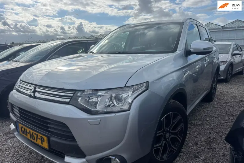 Mitsubishi Outlander (2015)