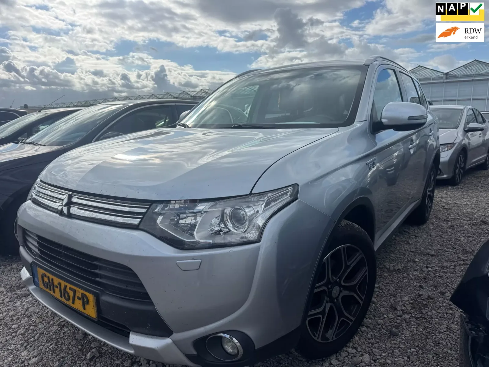Mitsubishi Outlander (2015) — foto 1
