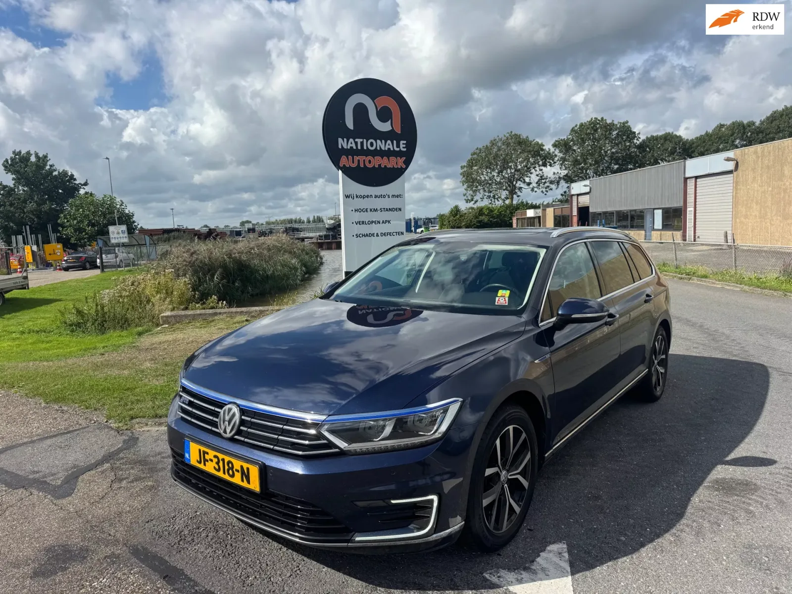 Volkswagen Passat (2015) — foto 1